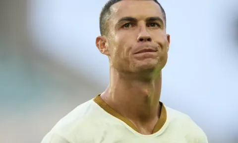 Cựu sao MLS: "Ronaldo bị ảo tưởng, ganh tị với Messi"