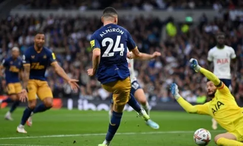 Đả bại Tottenham, Newcastle vượt mặt cả M.U lẫn Chelsea để vào top 4