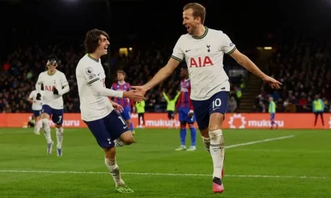 Đại thắng Palace, Tottenham nuôi lại giấc mộng top 4