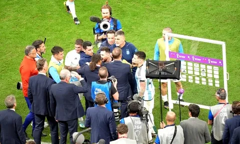 Dằn mặt Van Gaal, chửi đối thủ rồi công kích trọng tài: Messi đã "hóa điên"