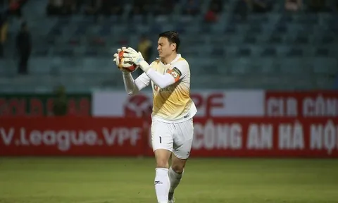 Văn Lâm sắp ký hợp đồng khủng?; CLB Thai League muốn 'cướp' HLV cá tính nhất V-League