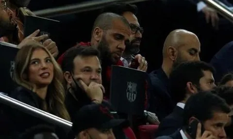 Dani Alves mở lời, Barca có tái ngộ?