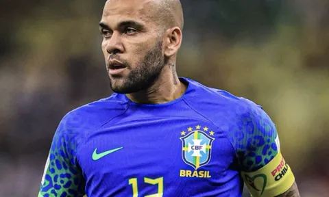 Dani Alves tạo cột mốc ấn tượng tại World Cup