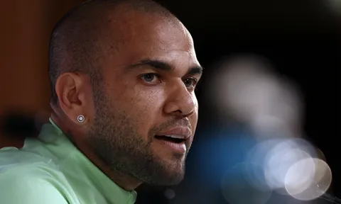 Dani Alves thừa nhận đã nói dối để giữ hình ảnh