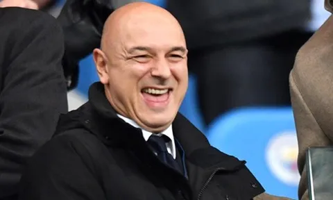 Daniel Levy: Kẻ độc tài lỗi thời