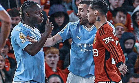 Đáp trả Antony, sao Man City mỉa mai đầy sâu cay