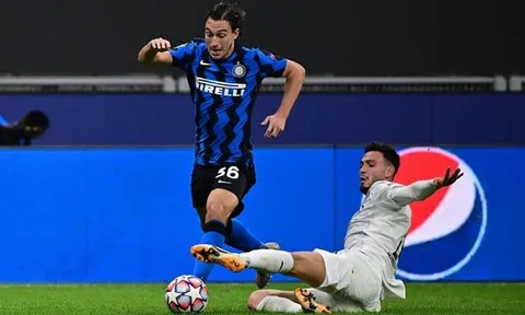 Cựu sao M.U gia hạn với Inter