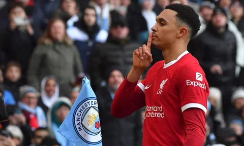 Đâu là vị trí phù hợp nhất dành cho Trent Alexander-Arnold
