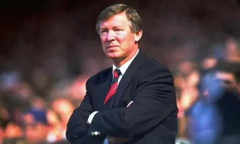 David Hirst tiếc nuối khi 6 lần ngoảnh mặt với Man United