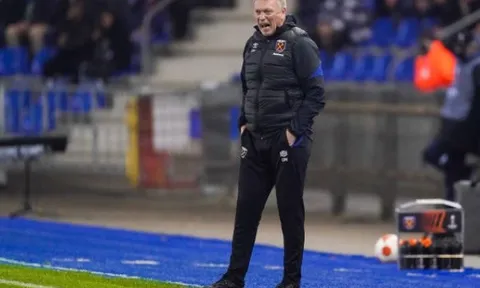 David Moyes "lỡ hẹn" với Sir Alex vì bị trò cưng phá đám