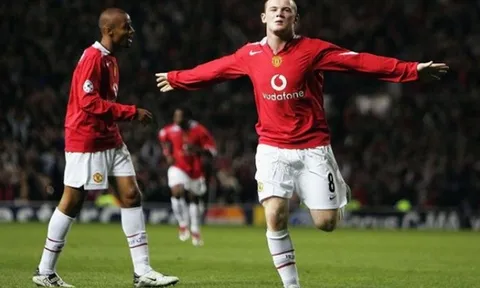 Trước Mainoo, điểm qua 5 màn debut đi vào lịch sử Man Utd