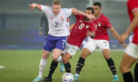 De Bruyne sai lầm tai hại khiến Bỉ thua sốc
