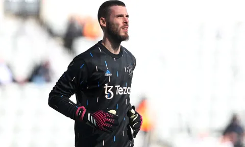 De Gea lỗi thời, xứng đáng phải ra đi