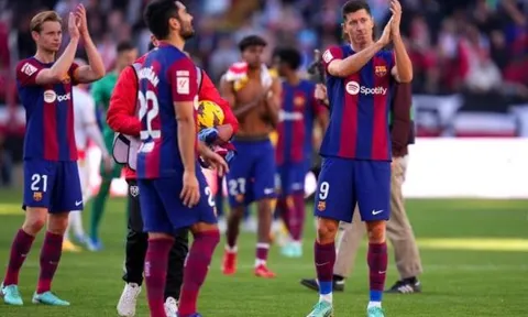De Jong không thể cứu Barcelona