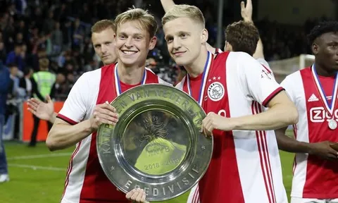 Ten Hag không nhắc tên Van de Beek trong bộ ba cựu Ajax