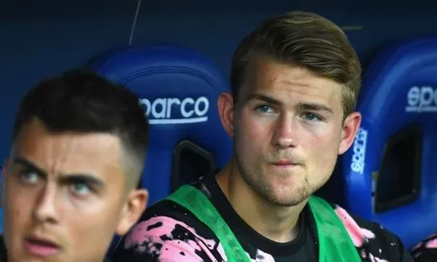 Juve & Milan lo ngại khi M.U quan tâm đến de Ligt