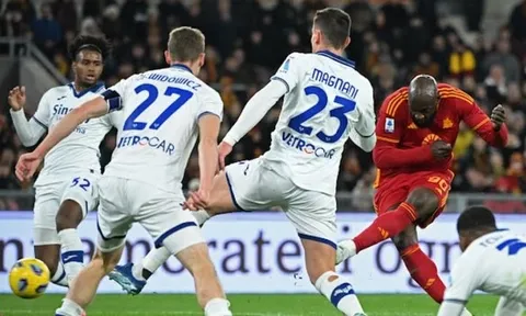 De Rossi ra mắt ấn tượng; Milan kịch tính hạ Udinese