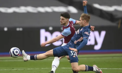 Đội hình hay nhất Premier League từ đầu mùa: Bom tấn 100 triệu; Tương lai của Arsenal
