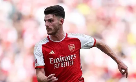 Declan Rice được so sánh với Sergio Busquets
