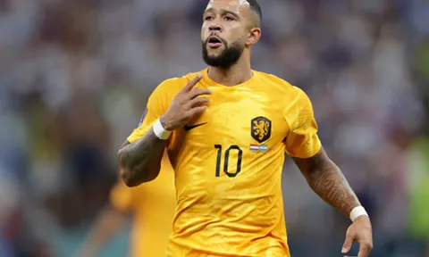 Atletico Madrid tranh Depay với đại gia Premier League
