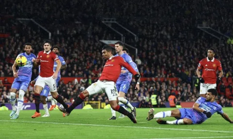 Derby Manchester cân sức hơn khi MU có Casemiro