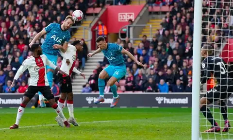 "Tôi không thể thấy cậu ấy đi đến nơi nào khác ngoài Man Utd"