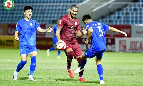 Đi thuê sân đá bóng, CLB V-League bị phê bình
