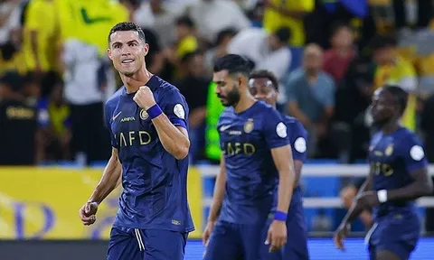 Địa chấn ở Saudi Pro League; Ronaldo cùng Al Nassr thắng đậm