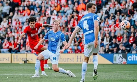Chuyên gia ngả mũ với Luis Diaz