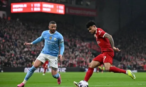 Diaz "hành Man City cho ra bã"