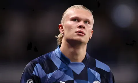 Dietmar Hamann chỉ ra tiền đạo giỏi hơn cả Haaland