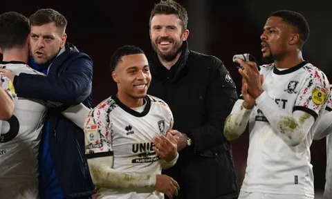 Đỉnh cao Carrick! Giúp Boro thăng 18 bậc, chờ giật vé Premier League