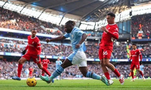 11 lần qua người, tân binh MC khiến Liverpool thất kinh