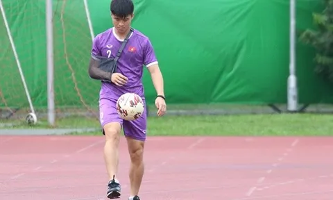Bùi Tiến Dũng thay Duy Mạnh đấu với Thái Lan