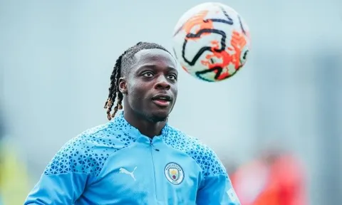 Jeremy Doku nói thẳng điều Manchester City cần làm