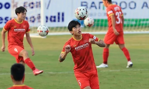 Văn Hậu chốt bến đỗ mới; Thái Lan mang đội hình chắp vá dự AFF Cup
