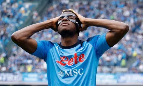 Nhận đòn choáng váng, Napoli lỡ cơ hội vô địch Serie A