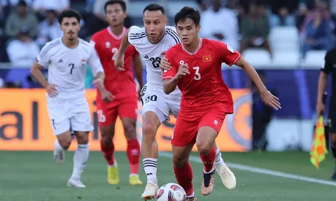 "Đội hình tuyển VN không đủ trình độ để chơi bóng theo cách như vậy"