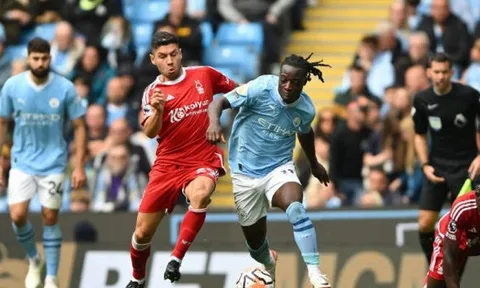 Không ghi bàn, tân binh của Man City vẫn được khen thông minh