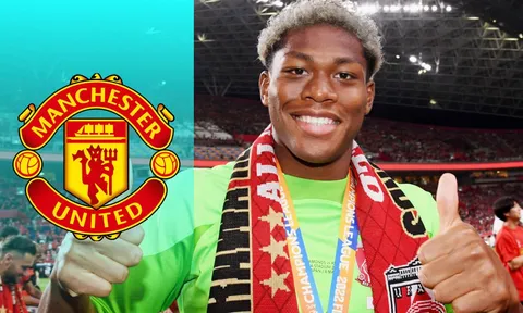 Domino 3 thương vụ cùng lúc sắp xảy ra ở Old Trafford