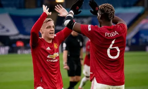 Man Utd có thể trao đổi Pogba lấy tiền vệ tài năng
