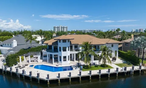 'Đột nhập' biệt thư 10 triệu đô Messi mới mua ở Miami