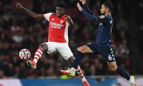 Douglas Luiz xứng đáng thay Partey?