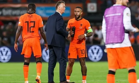 Depay, Dumfries báo tin vui cho Hà Lan