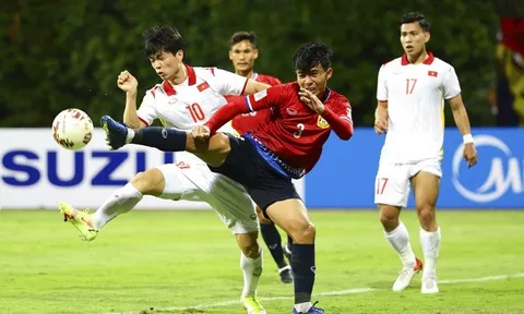 ĐT Việt Nam nhận quà từ FIFA sau trận thắng Lào