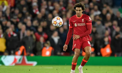 Dư âm chiến thắng Liverpool: Alexander-Arnold giải toán khó cho Klopp