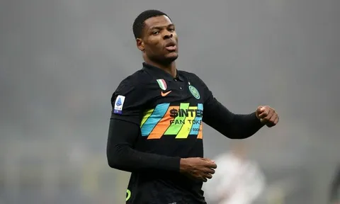 Inter hạ giá Dumfries, Man Utd chớp ngay cơ hội