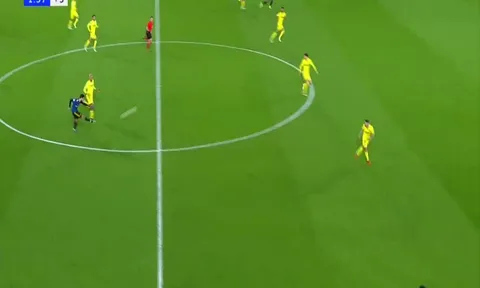 Đường chuyền siêu đẳng của Bruno Fernandes xé toạc hàng phòng ngự Villarreal