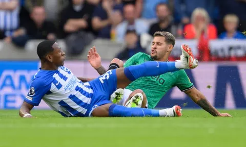 "Cơn lốc đường biên" của Brighton quá ấn tượng
