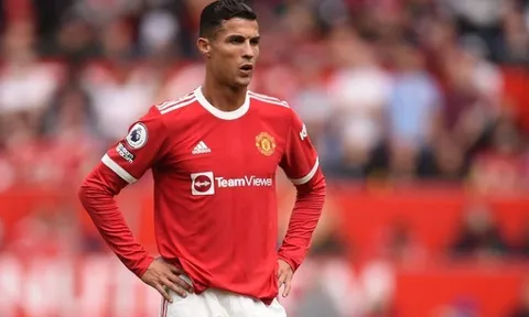 Man Utd gọi điện cho một vị HLV theo yêu cầu của Ronaldo